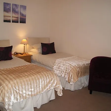 호텔 The Falcon 3*